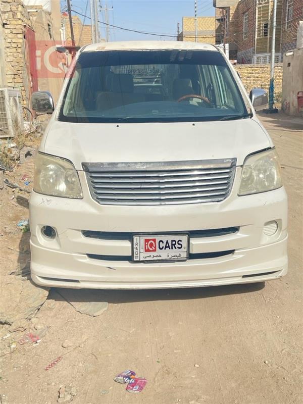 تويوتا نوح 2006 للبيع في العراق - الناصرية